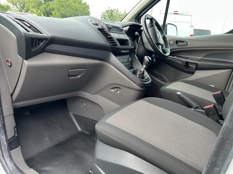 FORD TRANSIT CONNECT 1.5 220 EcoBlue Leader 2020