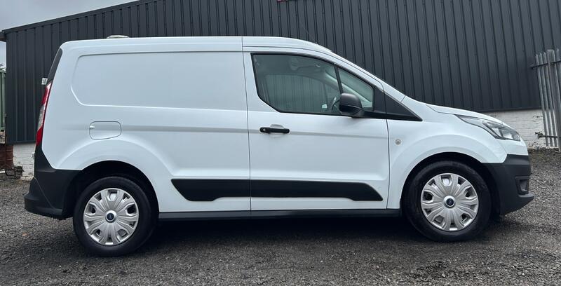 FORD TRANSIT CONNECT 1.5 220 EcoBlue Leader 2020