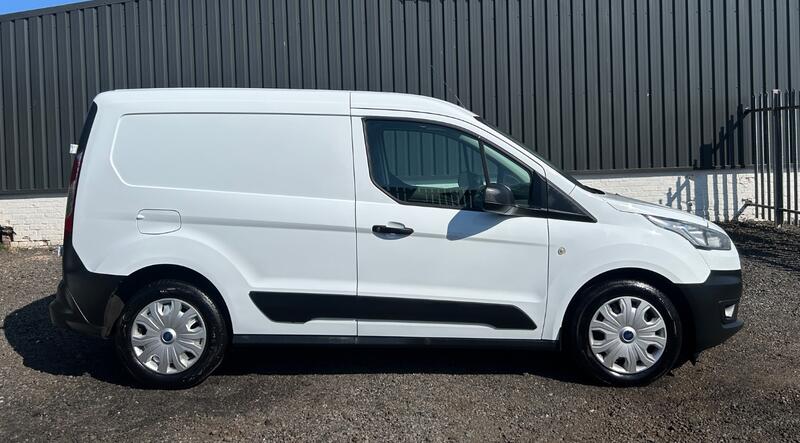 FORD TRANSIT CONNECT 1.5 200 EcoBlue Leader 2020